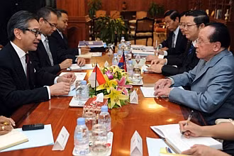 Ngoại trưởng Indonesia gặp người đồng cấp Campuchia trong một nỗ lực không mệt mỏi nhằm hàn gắn rạn nứt trong ASEAN về vấn đề biển Đông