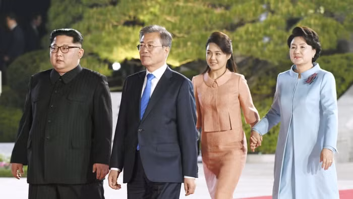 Hòa bình, hòa hợp, hòa giải, phát triển thịnh vượng là mong muốn chung của người dân hai miền bán đảo Triều Tiên, hai nhà lãnh đạo Kim Jong-un và Moon Jae-in đang rất nỗ lực. Ảnh minh hoa: SCMP.