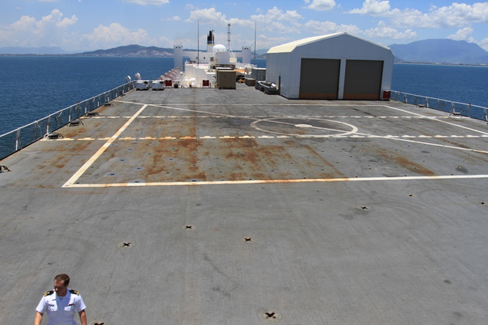 Tàu bệnh viện USNS Mercy (T-AH-19) có sân đỗ máy bay trực thăng... Tàu bệnh viện USNS Mercy (T-AH-19) có sân đỗ máy bay trực thăng...