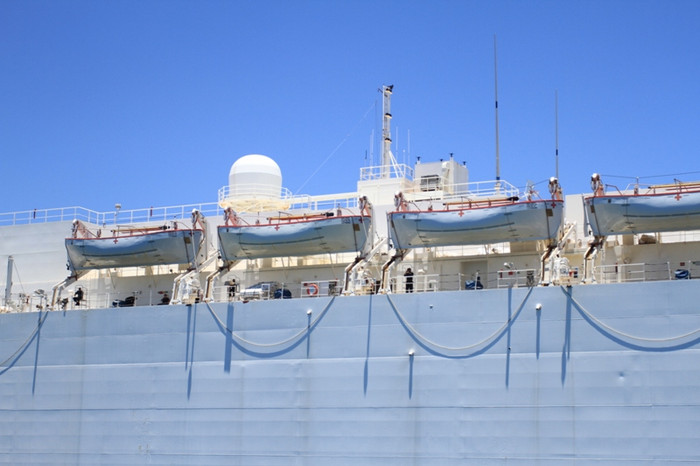 Chương trình tại Việt Nam sẽ bao gồm cả cuộc diễn tập y tế trong cứu trợ thảm họa. Tại cuộc diễn tập này, các nhân viên y tế của cả Hoa Kỳ và Việt Nam sẽ tham gia trên tàu Mercy và ở những nơi khác. “Cuộc diễn tập sẽ liên quan đến 50 trường hợp thương vong. Một phần cuộc diễn tập sẽ diễn ra trên tàu Mercy, tại đây số thương vong xảy ra trên bờ và được đưa đến đây và chúng tôi sẽ đưa các nhân viên phụ trách y tế của Việt Nam đến và chỉ cho họ thấy chúng tôi thực hiện việc diễn tập di tản với số lượng thương vong lớn như thế nào”, Tư lệnh Walters cho biết. Chương trình tại Việt Nam sẽ bao gồm cả cuộc diễn tập y tế trong cứu trợ thảm họa. Tại cuộc diễn tập này, các nhân viên y tế của cả Hoa Kỳ và Việt Nam sẽ tham gia trên tàu Mercy và ở những nơi khác. “Cuộc diễn tập sẽ liên quan đến 50 trường hợp thương vong. Một phần cuộc diễn tập sẽ diễn ra trên tàu Mercy, tại đây số thương vong xảy ra trên bờ và được đưa đến đây và chúng tôi sẽ đưa các nhân viên phụ trách y tế của Việt Nam đến và chỉ cho họ thấy chúng tôi thực hiện việc diễn tập di tản với số lượng thương vong lớn như thế nào”, Tư lệnh Walters cho biết.