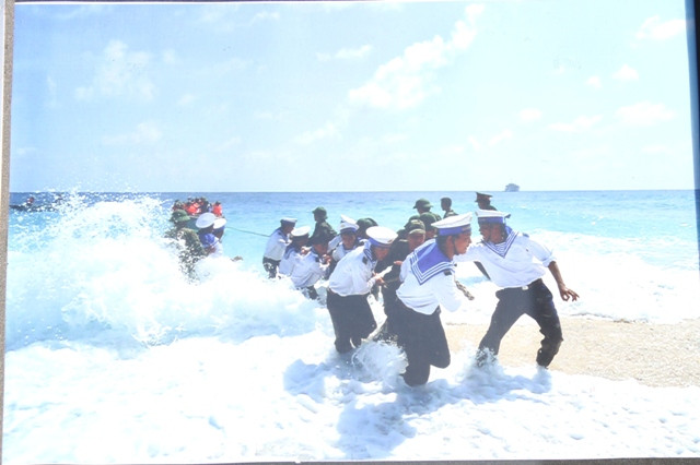 Lính đảo Trường Sa. Lính đảo Trường Sa.