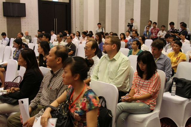 Có rất nhiều phóng viên trong nước và quốc tế tham dự đưa tin về hội thảo. Ảnh H.Q