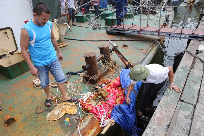 Theo một số kiểm ngư viên trên tàu KN 951 kể lại thì hành động của các tàu Trung Quốc rất ác độc. Họ cố tình đâm chìm tàu KN 951 giữa biển. Tuy nhiên, với sự mưu trí, dũng cảm của anh em kiểm ngư viên trên tàu đã điều khiển tàu không bị chìm nhưng con tàu hư hỏng rất nặng và có hai kiểm ngư viên bị thương.