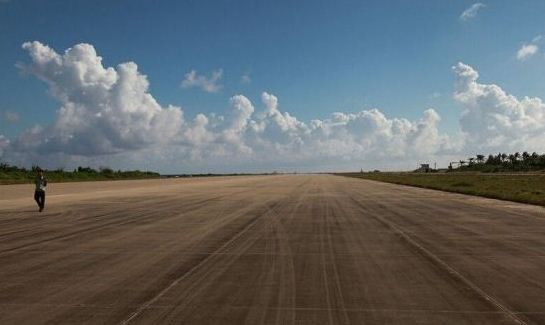 Mặt đường băng sân bay quân sự Trung Quốc xây dựng trái phép trên đảo Phú Lâm, Hoàng Sa. Mặt đường băng sân bay quân sự Trung Quốc xây dựng trái phép trên đảo Phú Lâm, Hoàng Sa.