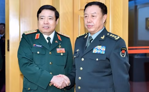 Bộ trưởng Quốc phòng Phùng Quang Thanh và Phó Chủ tịch Quân ủy trung ương Trung Quốc Phạm Trường Long.