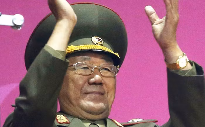 Hwang Pyong-so vẫn còn là "nhân vật số 2" khi đi thăm Hàn Quốc.