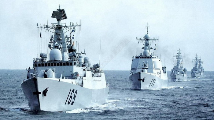 Tàu chiến hạm đội Nam Hải Trung Quốc thường xuyên diễu võ giương oai trên Biển Đông. Tàu chiến hạm đội Nam Hải Trung Quốc thường xuyên diễu võ giương oai trên Biển Đông.