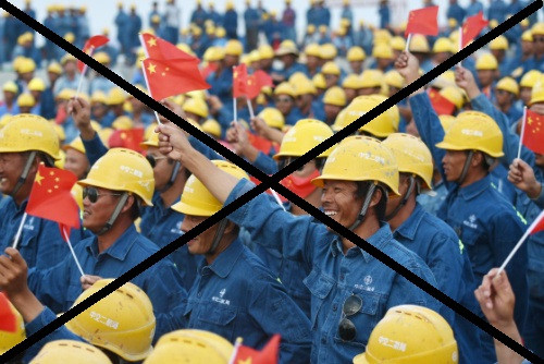 Lực lượng công nhân Trung Quốc đưa ra Vành Khăn bồi đắp và xây dựng trái phép đảo nhân tạo cũng như các công trình quân sự. Ảnh: Nhân Dân nhật báo 8/2/2016. Lực lượng công nhân Trung Quốc đưa ra Vành Khăn bồi đắp và xây dựng trái phép đảo nhân tạo cũng như các công trình quân sự. Ảnh: Nhân Dân nhật báo 8/2/2016.