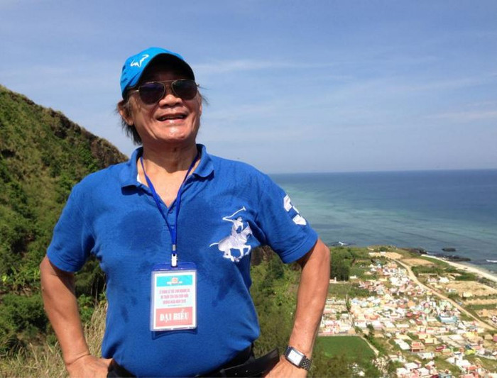 Tiến sĩ Trần Công Trục trong chuyến đi tham dự Lễ Khao thề Lính Hoàng Sa tại đảo Lý Sơn năm 2013. Ảnh do tác giả cung cấp.