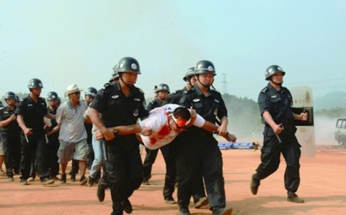 Cảnh sát tỉnh Quảng Đông diễn tập chống khủng bố, ảnh: SCMP.