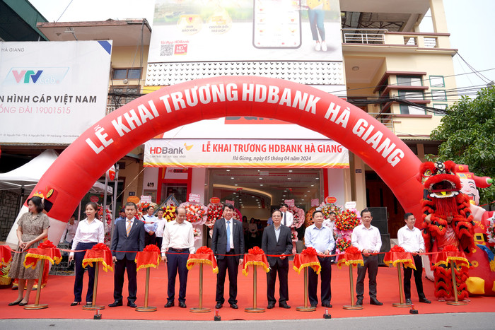 HDBank chính thức khai trương HDBank Hà Giang tại số 419 Đường Nguyễn Trãi, Phường Nguyễn Trãi, Thành phố Hà Giang. Hinh 1.jpg