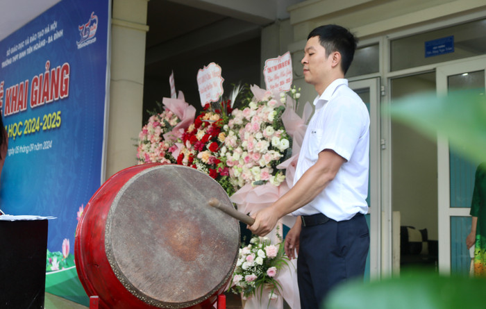 Tiếng trống khai trường đánh dấu năm học mới 2024-2025 chính thức bắt đầu. Ảnh: Doãn Nhàn GDVN-thpt-dinh-tien-hoang (6).jpg
