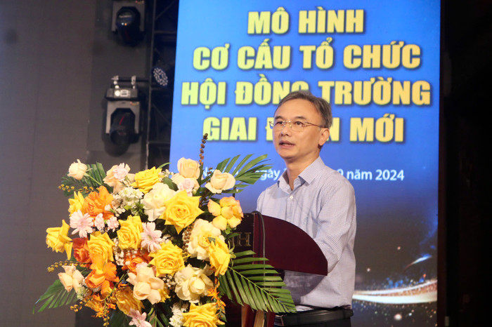 Tiến sĩ Nguyễn Viết Lộc, Vụ trưởng Vụ Tổ chức cán bộ, Bộ Giáo dục và Đào tạo chia sẻ tại toạ đàm. Ảnh: Doãn Nhàn GDVN-ht-clb ct hđt (10).jpg