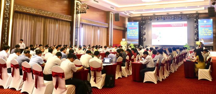Toàn cảnh tọa đàm “Mô hình cơ cấu tổ chức Hội đồng trường giai đoạn mới” do câu lạc bộ Chủ tịch Hội đồng trường (trực thuộc Hiệp hội Các trường đại học, cao đẳng Việt Nam) tổ chức sáng nay (27/9). Ảnh: Doãn Nhàn GDVN-ht-clb ct hđt (8).jpg