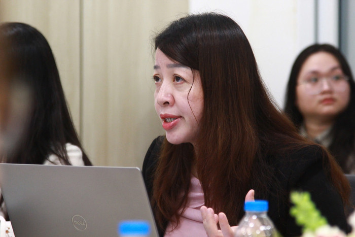Phó giáo sư, Tiến sĩ Bùi Thị Nhung - Trưởng khoa Dinh dưỡng Bệnh viện Mặt trời chia sẻ tại hội thảo. Ảnh: Mạnh Đoàn gdvn-ht (5).jpg