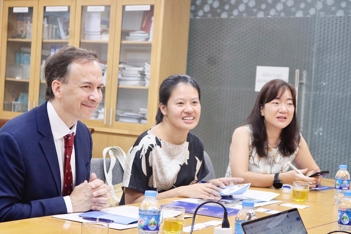 Đoàn làm việc của Trường Đại học Fulbright Việt Nam tại buổi làm việc. Ảnh: Doãn Nhàn GDVN-hh (5).jpg