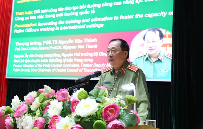 PGS.TS Nguyễn Văn Thành tại một hội thảo quốc tế. Ảnh: Học viện Cảnh sát nhân dân IMG_6387.jpg