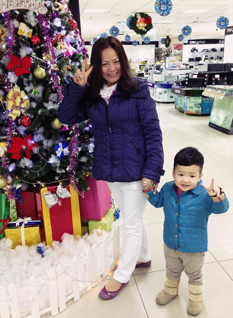 Khải Minh tỏ ra khá chững chạc và người lớn Khải Minh tỏ ra khá chững chạc và người lớn