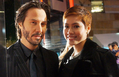 Hoàng My và tài tử Keanu Reeves Hoàng My và tài tử Keanu Reeves