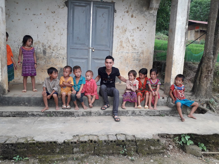 Chàng hướng dẫn viên có trai tim nhân hậu. Ảnh: Nguyễn Toan