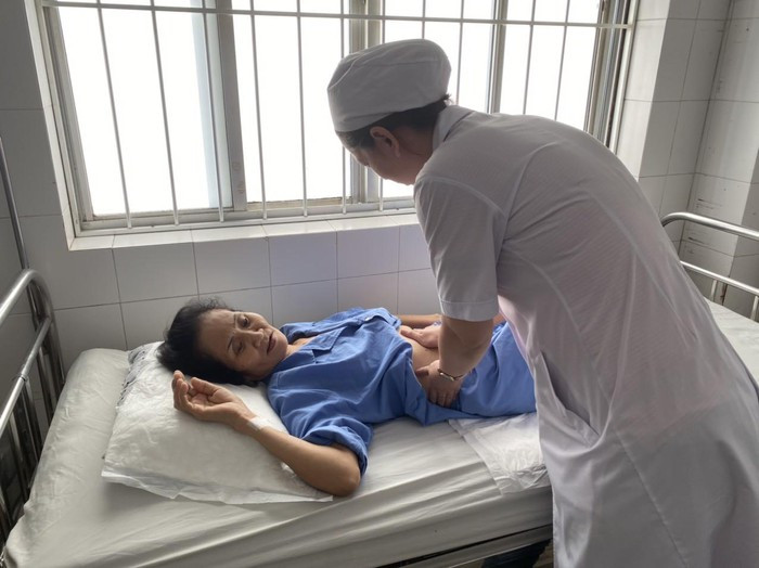 Phục hồi tốt sau ca can thiệp, bà Oanh được bác sĩ cho xuất viện. Phục hồi tốt sau ca can thiệp, bà Oanh được bác sĩ cho xuất viện.