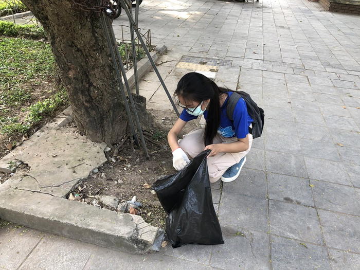 Khánh An tham gia cùng các bạn trong dự án Save Earth. Khánh An tham gia cùng các bạn trong dự án Save Earth.