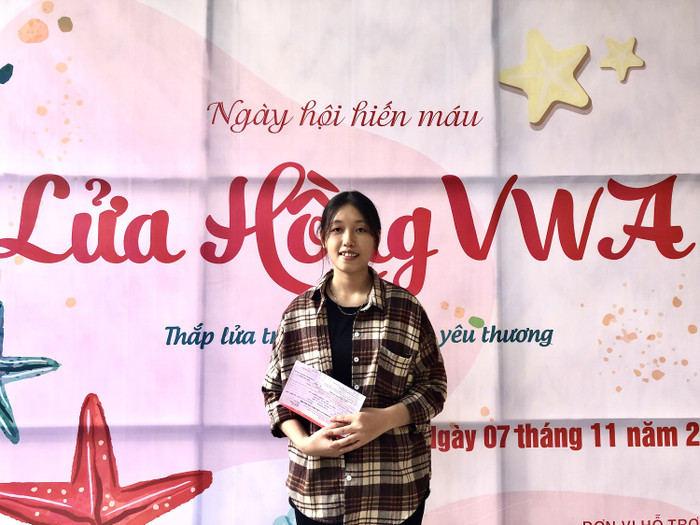 Tao Thị Ón trong chương trình vận động hiến máu “ Lửa hồng” được tổ chức tại Học viện Phụ nữ Việt Nam. ( Ảnh: Ngọc Trang)