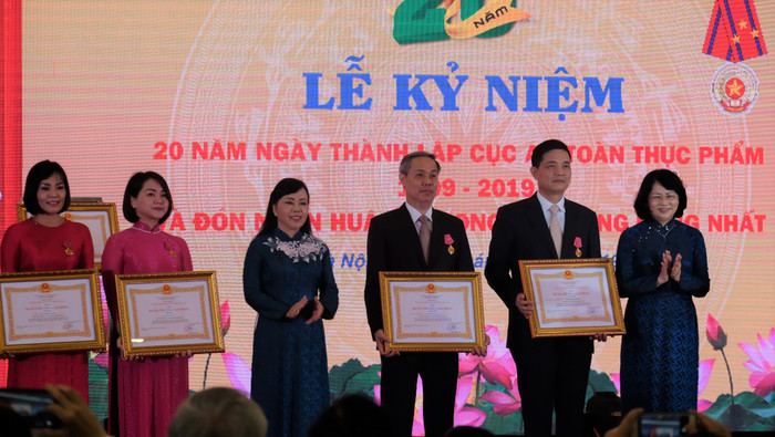 Các cá nhân được tặng Huân chương Lao động. Ảnh LC Các cá nhân được tặng Huân chương Lao động. Ảnh LC