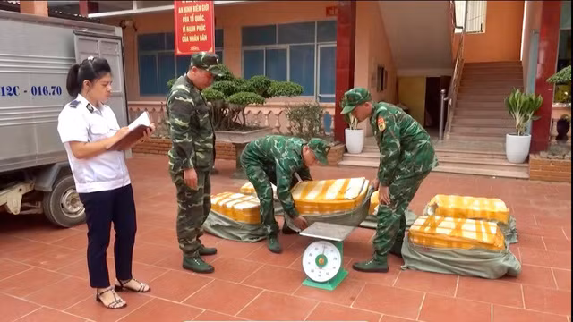 Cơ quan chức năng tỉnh Lạng Sơn kiểm tra, niêm phong tang vật.