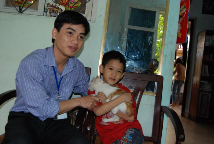 Trò chuyện cùng trẻ em làng SOS. Trò chuyện cùng trẻ em làng SOS.