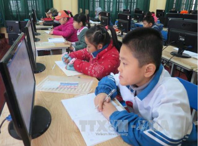 Bộ Giáo dục và Đào tạo mới chỉ có "khẩu dụ“ dừng thi Toán, tiếng Anh qua mạng? ảnh 2 Bộ Giáo dục và Đào tạo mới chỉ có "khẩu dụ“ dừng thi Toán, tiếng Anh qua mạng? ảnh 2