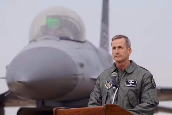 Tướng Terrence J. O'Shaughnessy, Tư lệnh Lực lượng không quân Thái Bình Dương, Hoa Kỳ, ảnh: Zimbio.