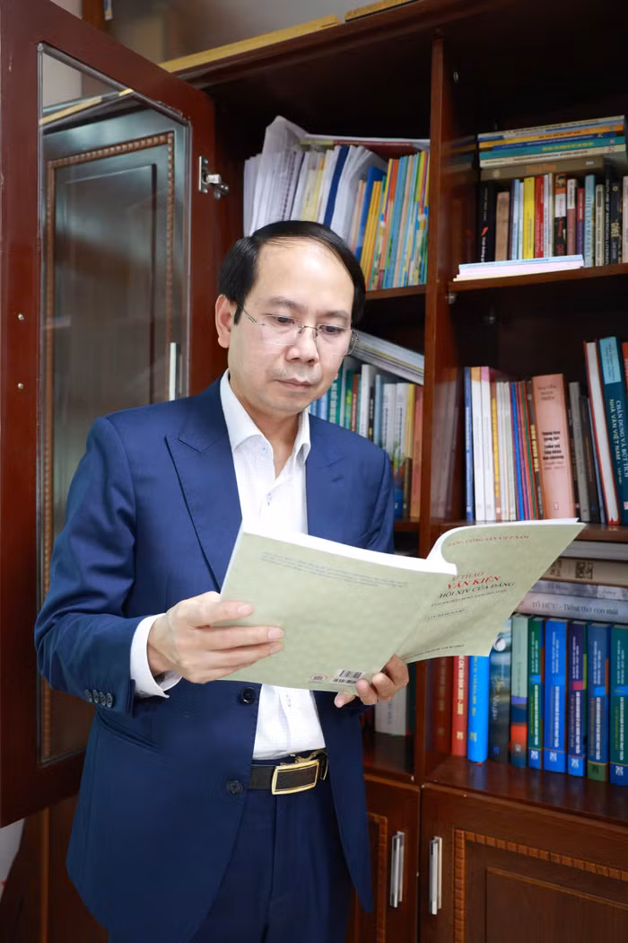 Ong Nguyen Van Tung - Pho TGD NXBGDVN.jpg