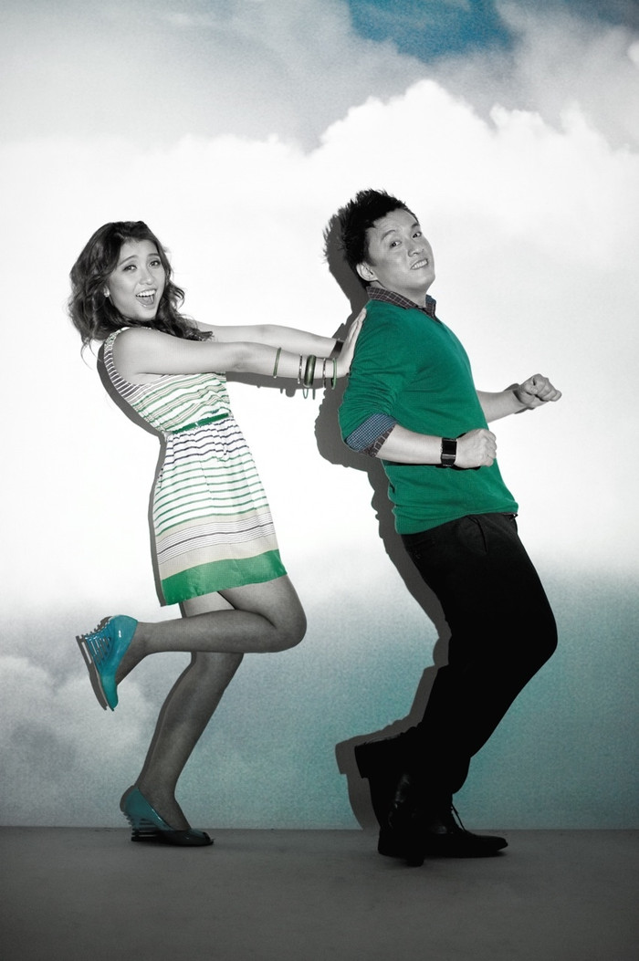 Phút tinh nghịch của Tiêu Châu Như Quỳnh với ông cậu nổi tiếng của mình. Ảnh: Quốc Huy Phút tinh nghịch của Tiêu Châu Như Quỳnh với ông cậu nổi tiếng của mình. Ảnh: Quốc Huy