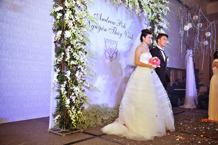 Dư luận cay nghiệt đã từng hoài nghi về giới tính của cô. Đám cưới này là câu trả lời.... Dư luận cay nghiệt đã từng hoài nghi về giới tính của cô. Đám cưới này là câu trả lời....