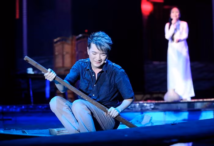 Giọt nước mắt rất thật, tiếng gào thét thảng thốt vì số phận nghèo khổ của chàng trai được Đàm thể hiện bằng chính cảm xúc anh từng trải qua từ thuở hàn vi.