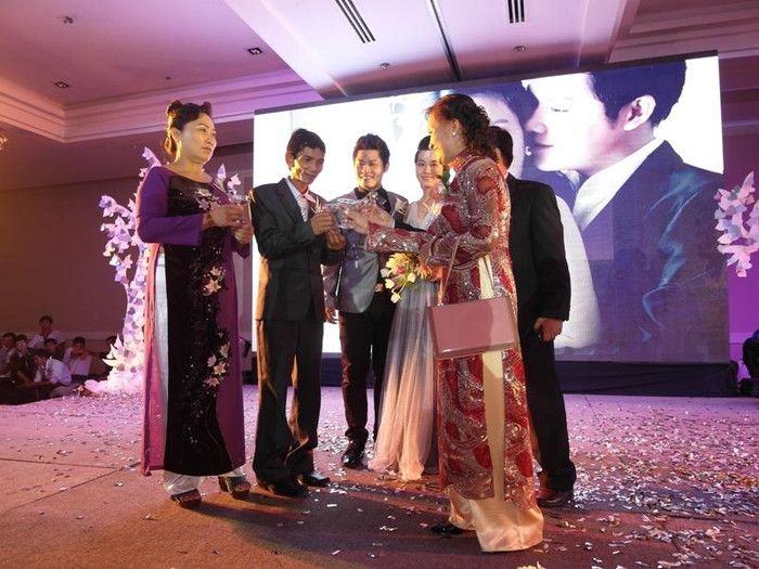 Thủ tục mời rượu song thân.