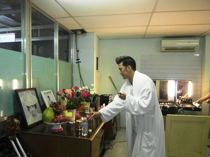 Mr Đàm có giây phút tâm linh một mình với nữ nghệ sĩ tài sắc trứ danh của nền nghệ thuật cải lương Nam Bộ.