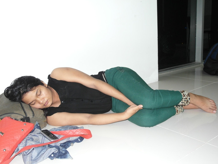 Zơ Râm Điều nằm ngủ mê mệt sau chặng đường dài gần 1000 cây số từ quê ở tỉnh Quảng Nam vào TP.HCM ứng thí. - Ảnh: Dương Cầm Zơ Râm Điều nằm ngủ mê mệt sau chặng đường dài gần 1000 cây số từ quê ở tỉnh Quảng Nam vào TP.HCM ứng thí. - Ảnh: Dương Cầm