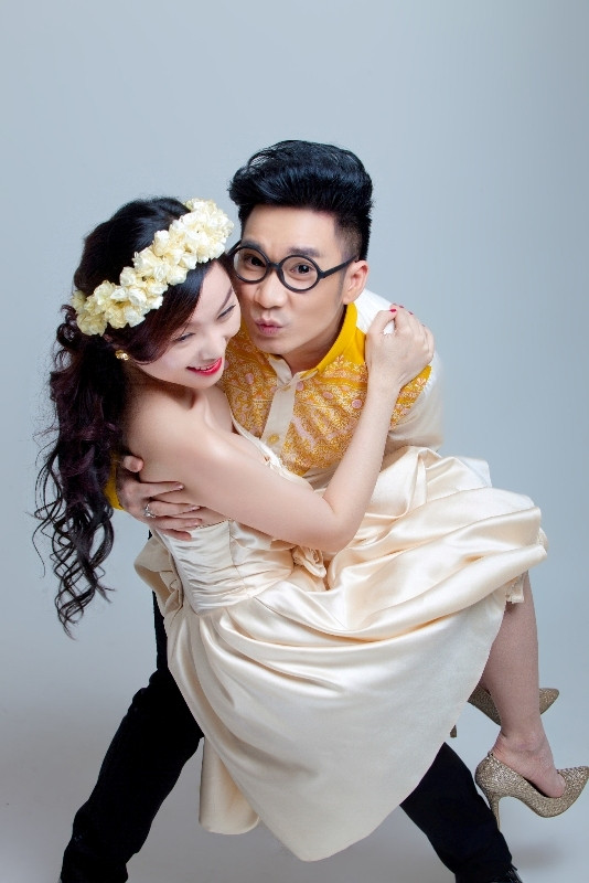 Quang Hà cho biết thông điệp mình muốn gửi qua MV: “Dù cuộc sống có nhiều khó khăn đến đâu, chúng ta cũng đừng vì những đồng tiền không chân chính mà tự đánh mất giá trị của bản thân mình. Hãy sống với tất cả nghị lực, niềm tin của mình. Xin đừng hủy hoại tâm hồn tốt đẹp, thiêng liêng mà Cha, Mẹ đã cho chúng ta.”