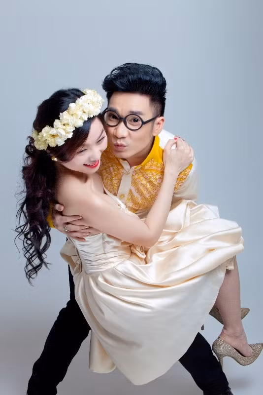 Quang Hà cho biết thông điệp mình muốn gửi qua MV: “Dù cuộc sống có nhiều khó khăn đến đâu, chúng ta cũng đừng vì những đồng tiền không chân chính mà tự đánh mất giá trị của bản thân mình. Hãy sống với tất cả nghị lực, niềm tin của mình. Xin đừng hủy hoại tâm hồn tốt đẹp, thiêng liêng mà Cha, Mẹ đã cho chúng ta.”