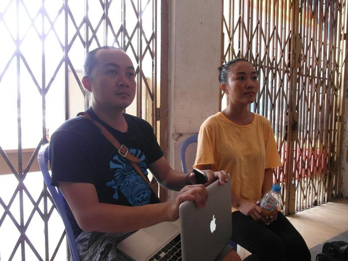 Không biết là có “bà chị” Đoan Trang và em trai Cao Trung Hiếu đang ngồi quan sát và chờ đến lượt tập…>>Bộ ảnh cưới đẹp lung linh của Đoan Trang