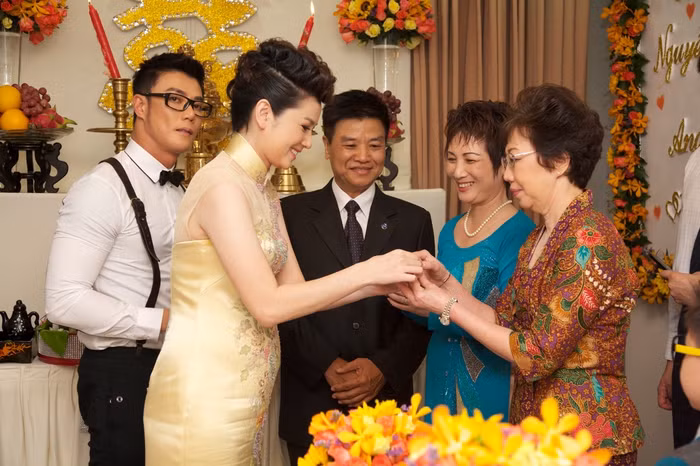 Andrew Poh đã cùng cả gia đình từ Singapore sang Việt Nam để làm lễ cưới.