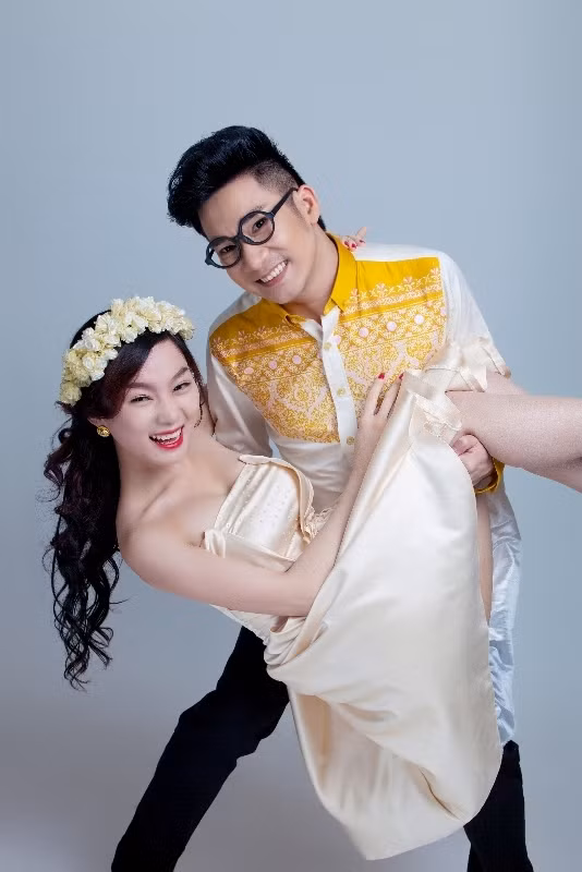 Trong MV Một đời thương nhớ, Quang Hà sẽ hoá thân thành một anh tài xế, còn Hà Vy hoá thân thành một sinh viên nghèo học giỏi, hiếu thảo và biết vươn lên trước hoàn cảnh.