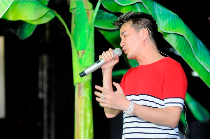 Khán giả sẽ vô cùng ngạc nhiên vì lần đầu tiên khấu Lan Anh hiện đại hoá thành một miền quê thanh bình thế này. Khán giả sẽ vô cùng ngạc nhiên vì lần đầu tiên khấu Lan Anh hiện đại hoá thành một miền quê thanh bình thế này.