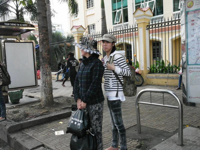 “Xe lâu tới quá vậy mẹ?” Xem đáp án môn Vật lí - Xem đáp án môn Toán - Xem đáp án môn Hóa - Xem đáp án môn Ngoại ngữ Khối A1