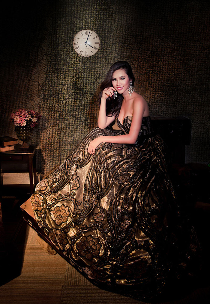 Có ông nội là người Pháp lai Việt, nhan sắc Hoàng My là sự pha trộn của nét đẹp hiện đại của phương Tây và sự dịu dàng của Á Đông. Có ông nội là người Pháp lai Việt, nhan sắc Hoàng My là sự pha trộn của nét đẹp hiện đại của phương Tây và sự dịu dàng của Á Đông.