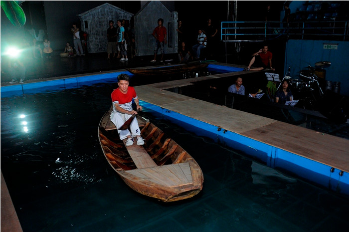 Ở chương này, khán giả sẽ được Đàm thổn thức những ca khúc lừng danh như: Cây đàn bỏ quên, Biết nói gì đây, Nếu chúng mình cách trở, Không bao giờ quên anh, Dấu chân kỷ niệm, Con đường mang tên em và Nhật ký đời tôi (song ca với Lệ Quyên). Ở chương này, khán giả sẽ được Đàm thổn thức những ca khúc lừng danh như: Cây đàn bỏ quên, Biết nói gì đây, Nếu chúng mình cách trở, Không bao giờ quên anh, Dấu chân kỷ niệm, Con đường mang tên em và Nhật ký đời tôi (song ca với Lệ Quyên).