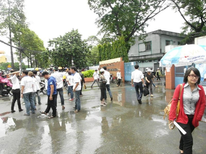 Cơn mưa nhẹ tại TP.HCM đã làm cái nóng dịu đi, rất tốt cho các thí sinh. Xem đáp án Đề thi ĐH Khối A, môn Vật lí - Xem đáp án Đề thi ĐH Khối A, môn Toán - Xem đáp án môn Hóa Cơn mưa nhẹ tại TP.HCM đã làm cái nóng dịu đi, rất tốt cho các thí sinh. Xem đáp án Đề thi ĐH Khối A, môn Vật lí - Xem đáp án Đề thi ĐH Khối A, môn Toán - Xem đáp án môn Hóa