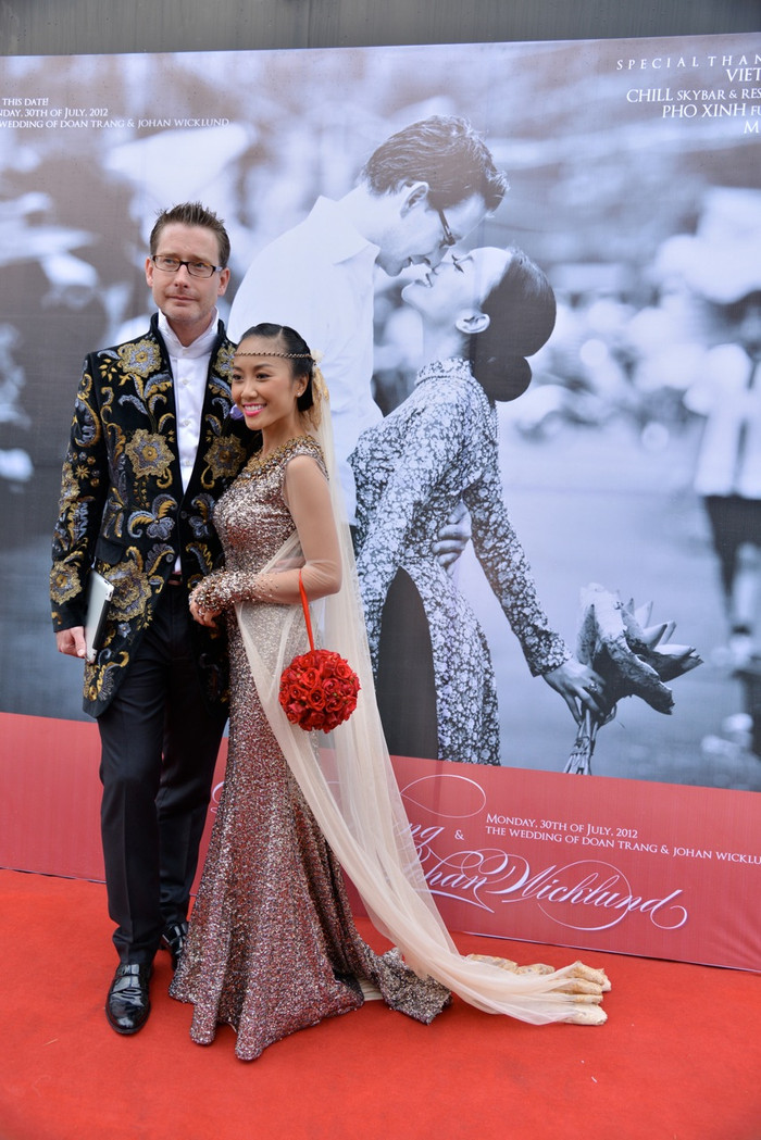 Johan Wicklund lớn hơn cô dâu 8 tuổi và là một doanh nhân.